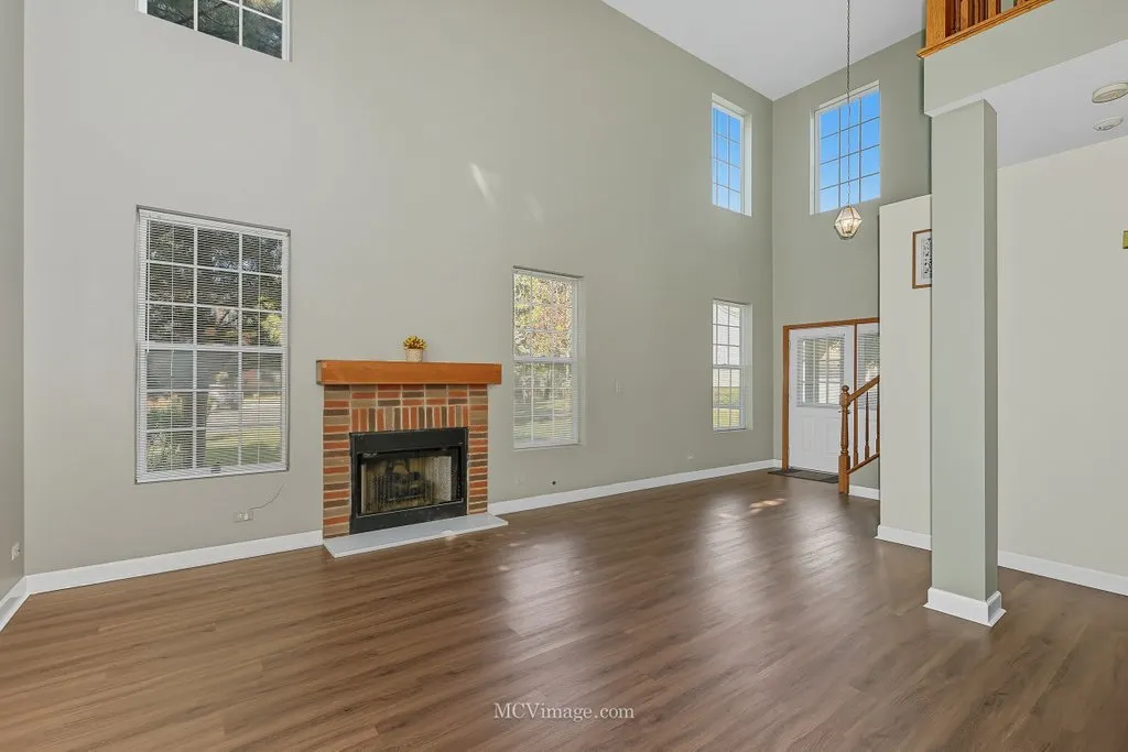 2824 Collins Court IL