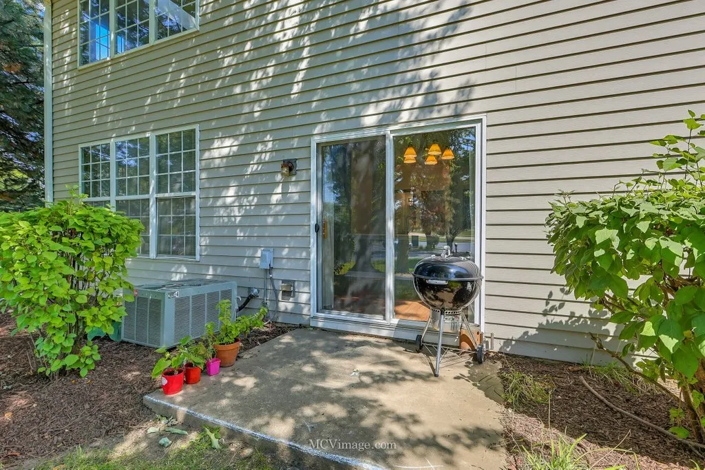 2824 Collins Court IL