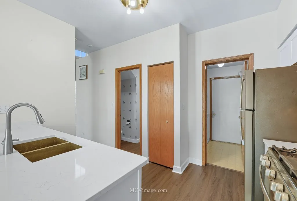 2824 Collins Court IL