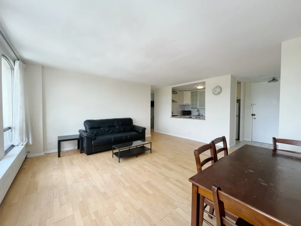 1401 E 55TH Street 815N IL