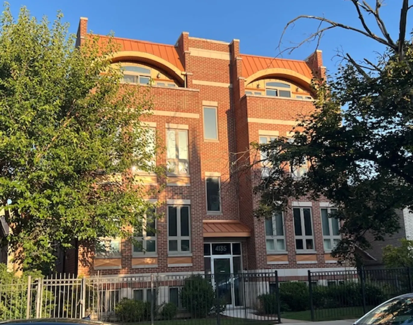 4135 N KEDVALE Avenue 301 IL