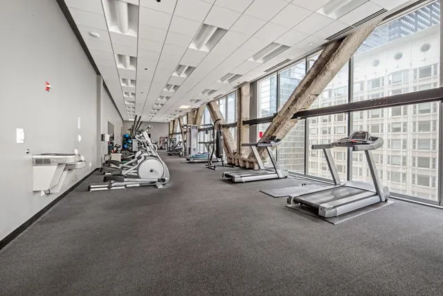 8 E RANDOLPH Street 3004 IL