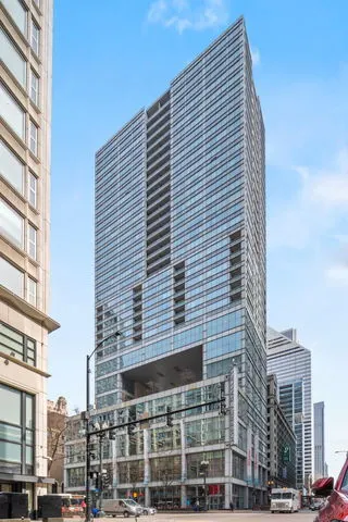 8 E RANDOLPH Street 3004 IL