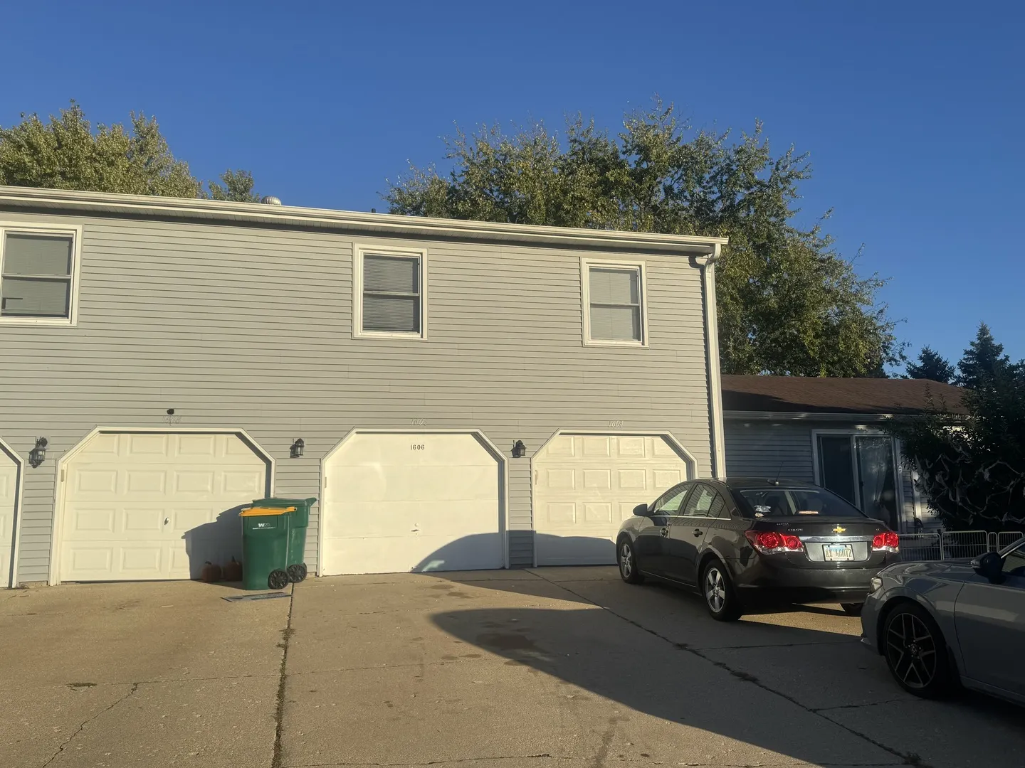 1606 E Stonehenge Drive 14-B IL