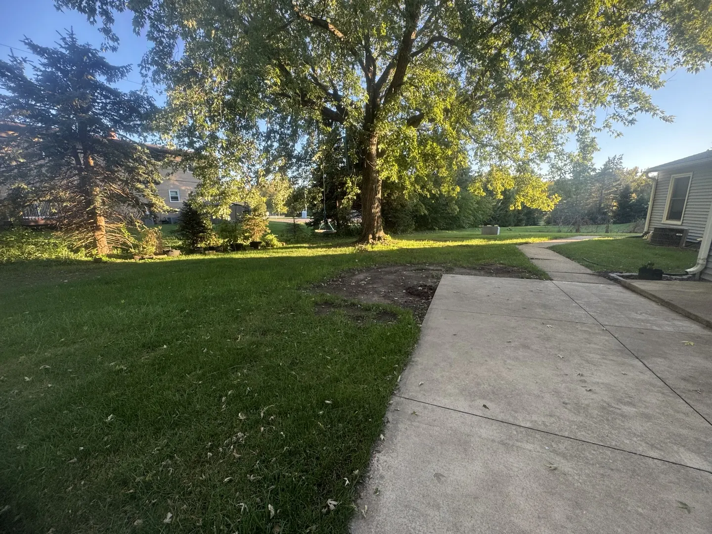 1606 E Stonehenge Drive 14-B IL