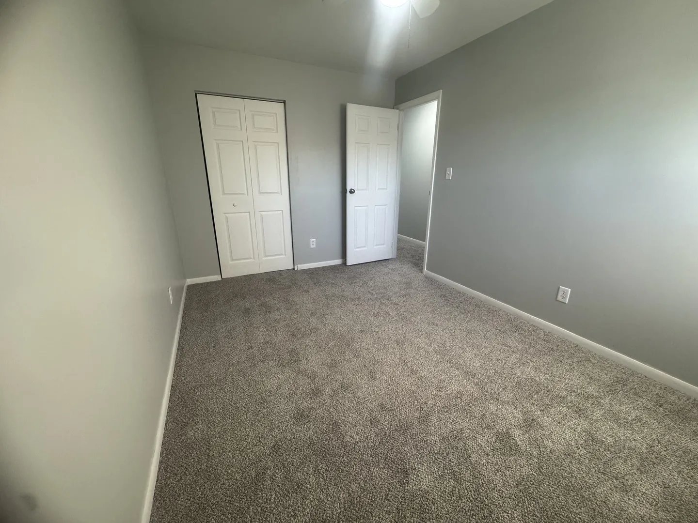 1606 E Stonehenge Drive 14-B IL