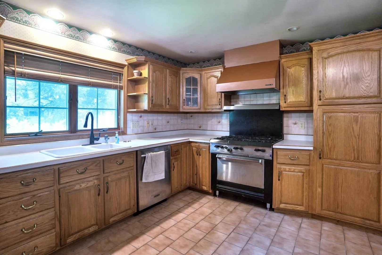 1204 W Reynolds Street IL
