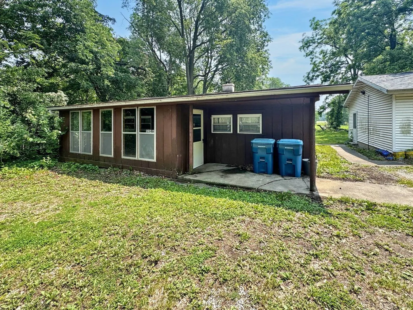 1204 W Reynolds Street IL