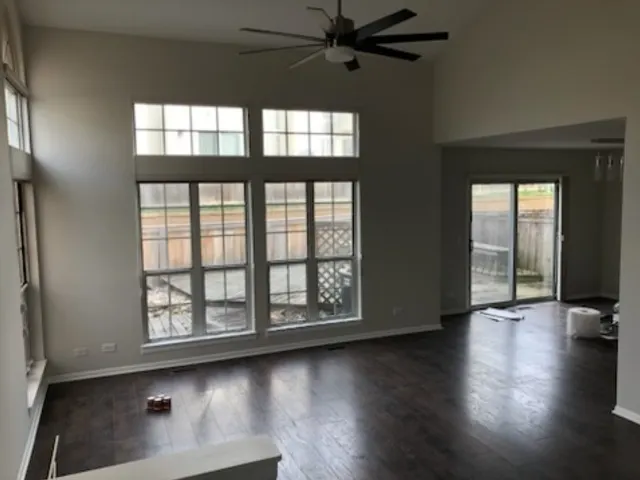 612 Newbury Lane IL