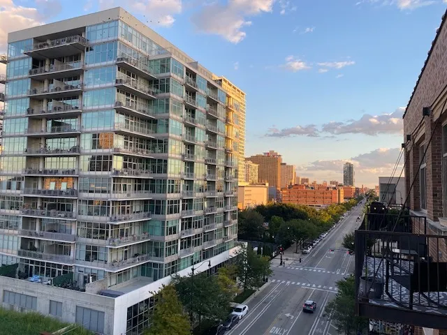 1528 S Wabash Avenue 606 IL
