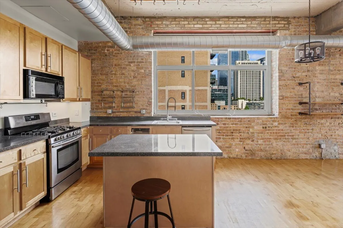 1528 S Wabash Avenue 606 IL