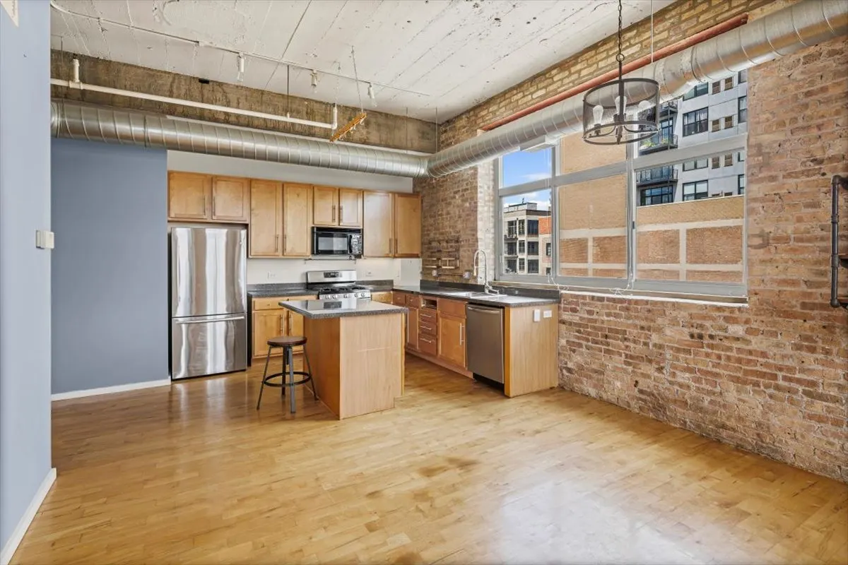 1528 S Wabash Avenue 606 IL