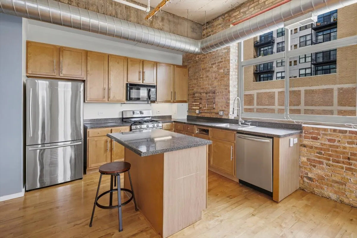 1528 S Wabash Avenue 606 IL