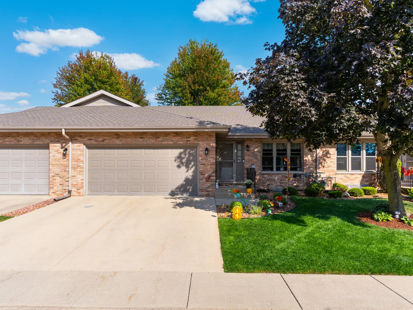 804 Deerpath Lane IL