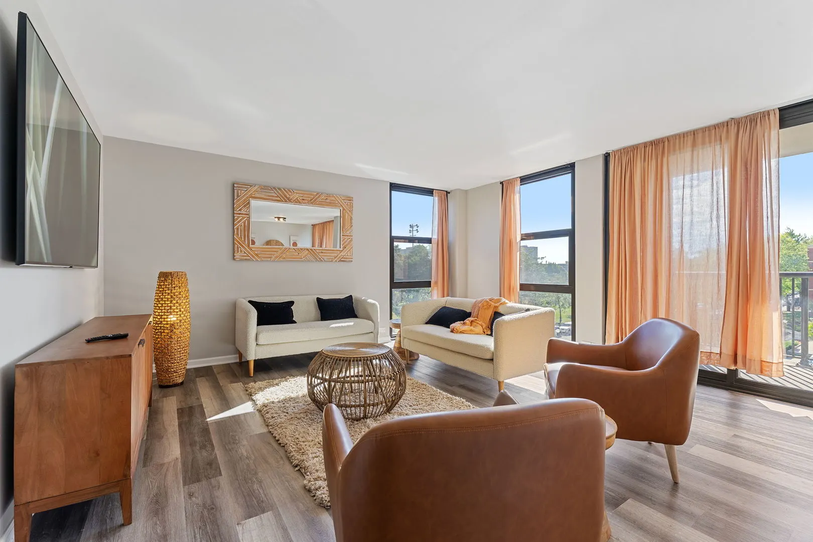 2941 S Michigan Avenue 407 IL