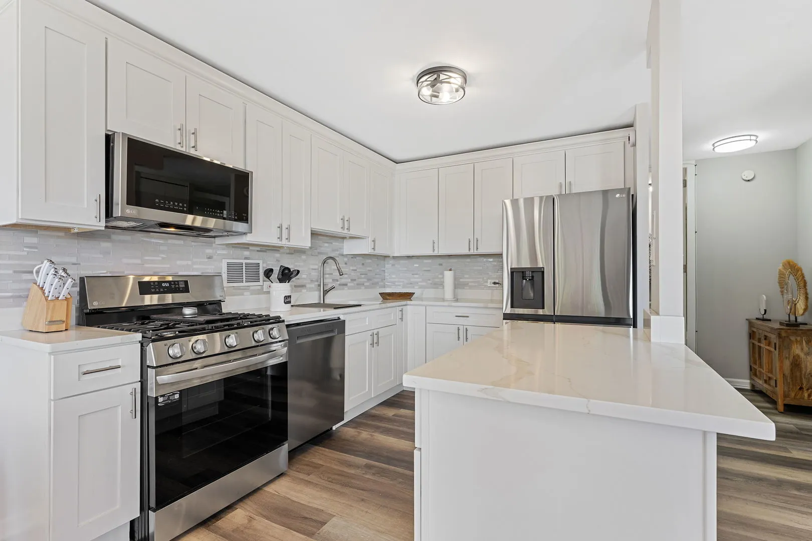 2941 S Michigan Avenue 407 IL
