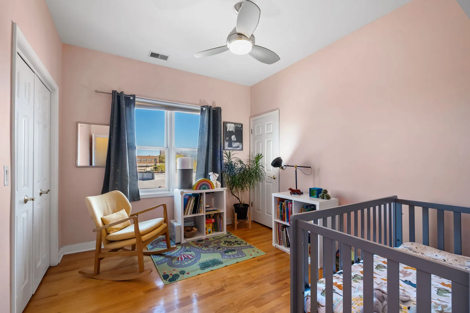 1224 W WINONA Street 3E IL