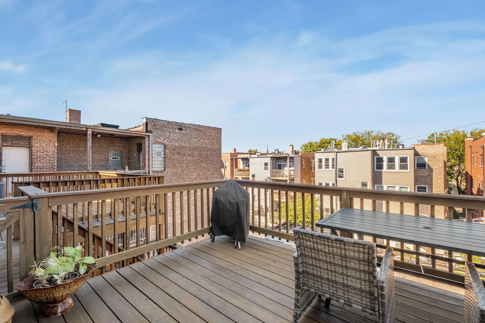 1224 W WINONA Street 3E IL