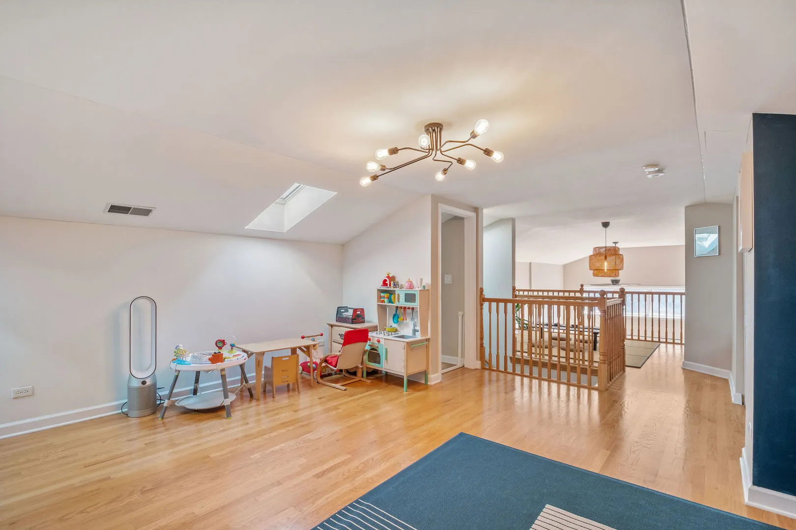 1224 W WINONA Street 3E IL