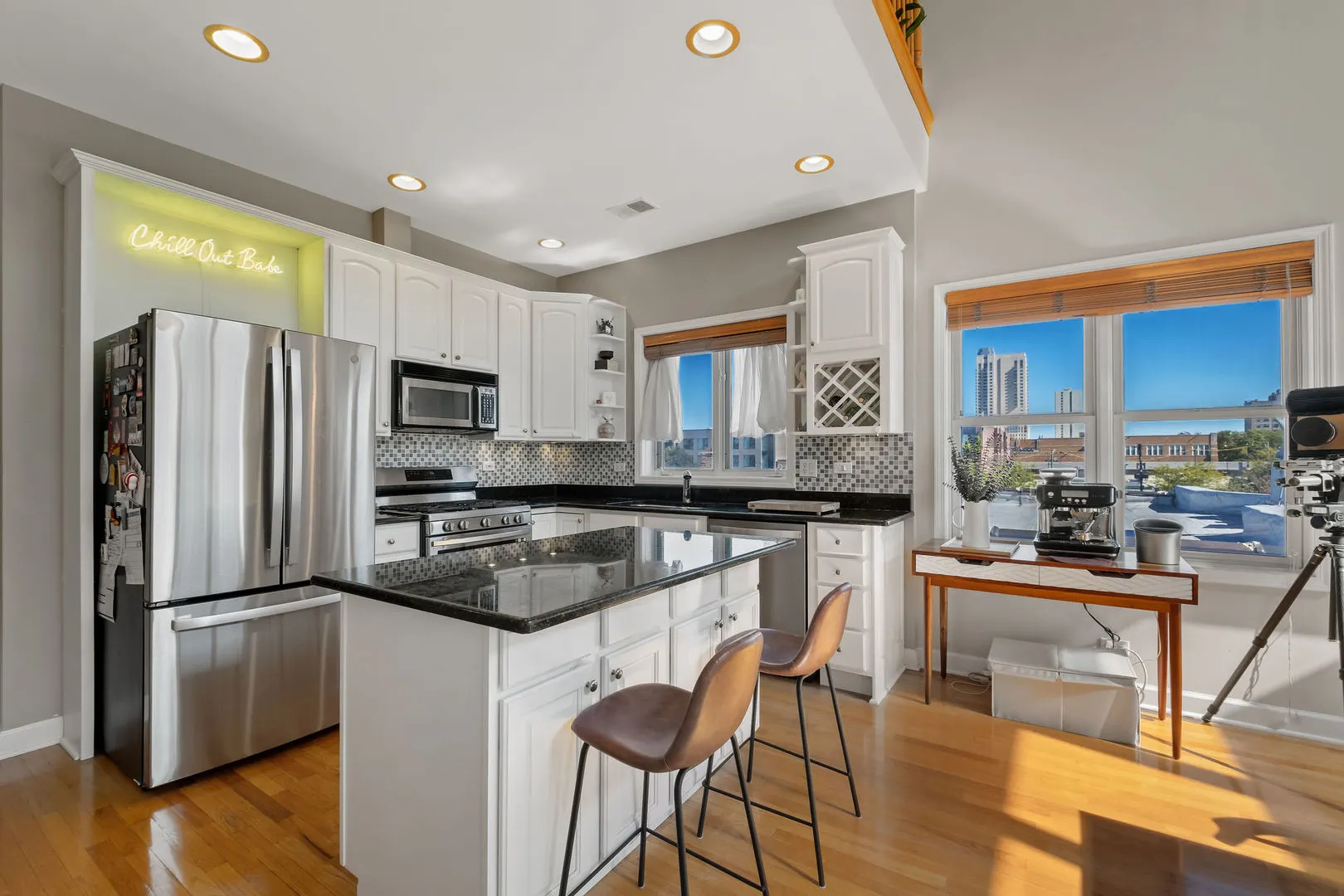 1224 W WINONA Street 3E IL