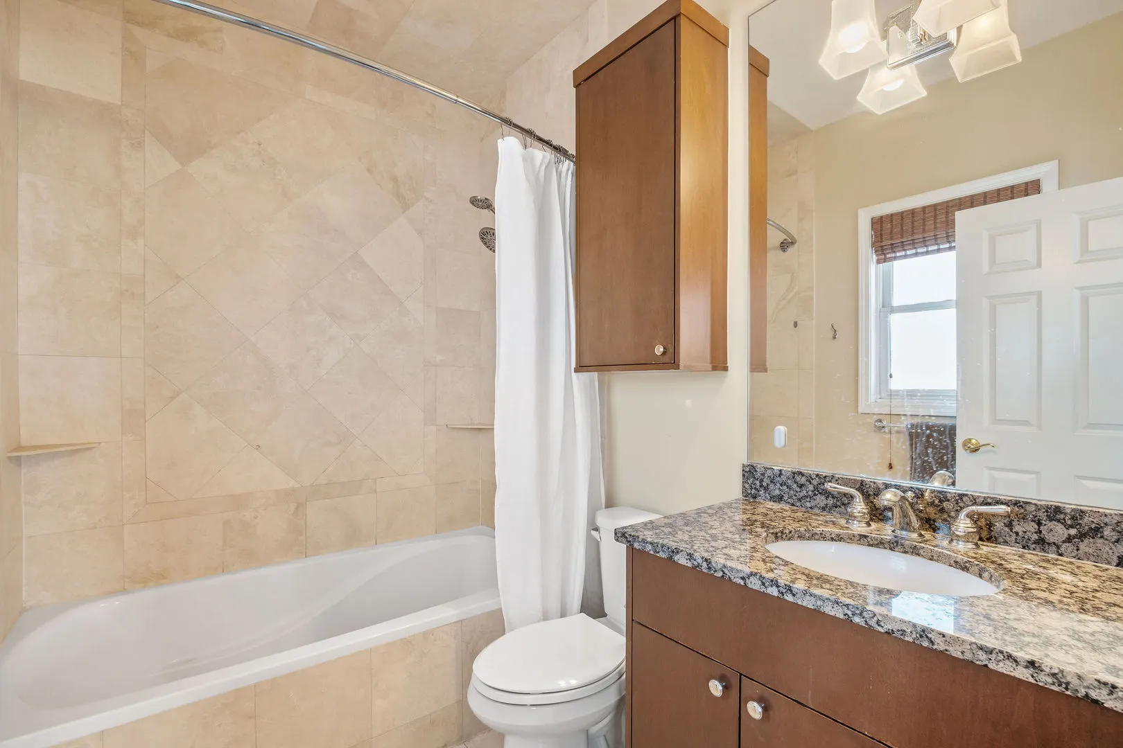1224 W WINONA Street 3E IL