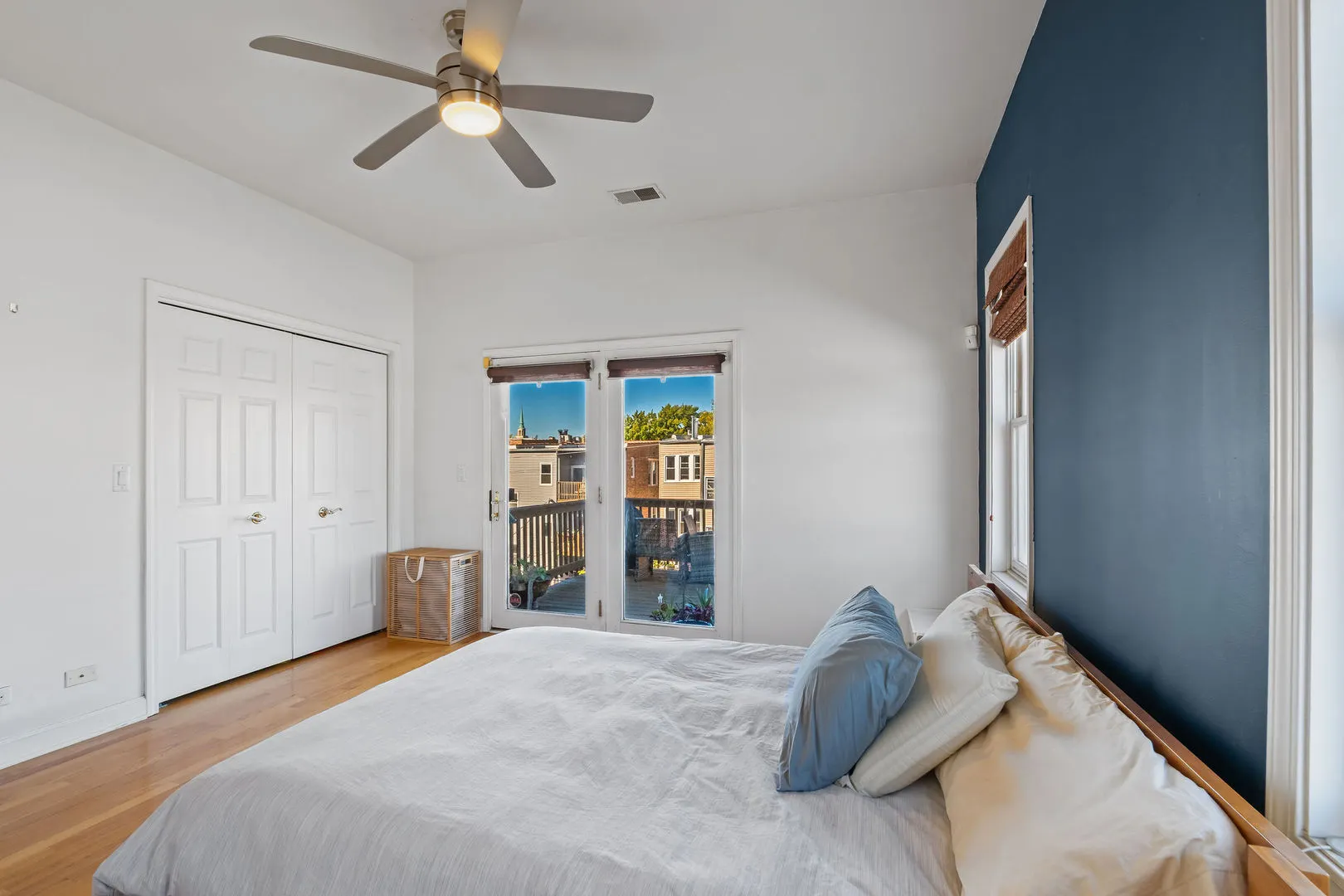 1224 W WINONA Street 3E IL