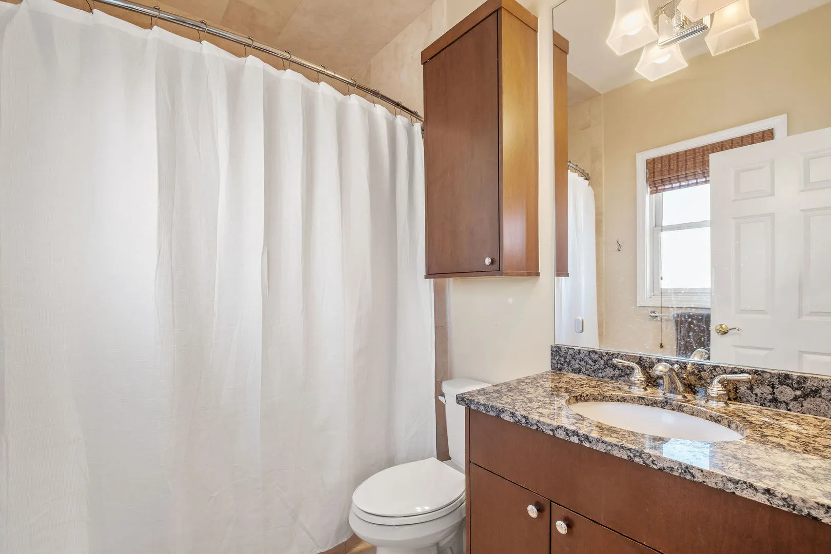 1224 W WINONA Street 3E IL