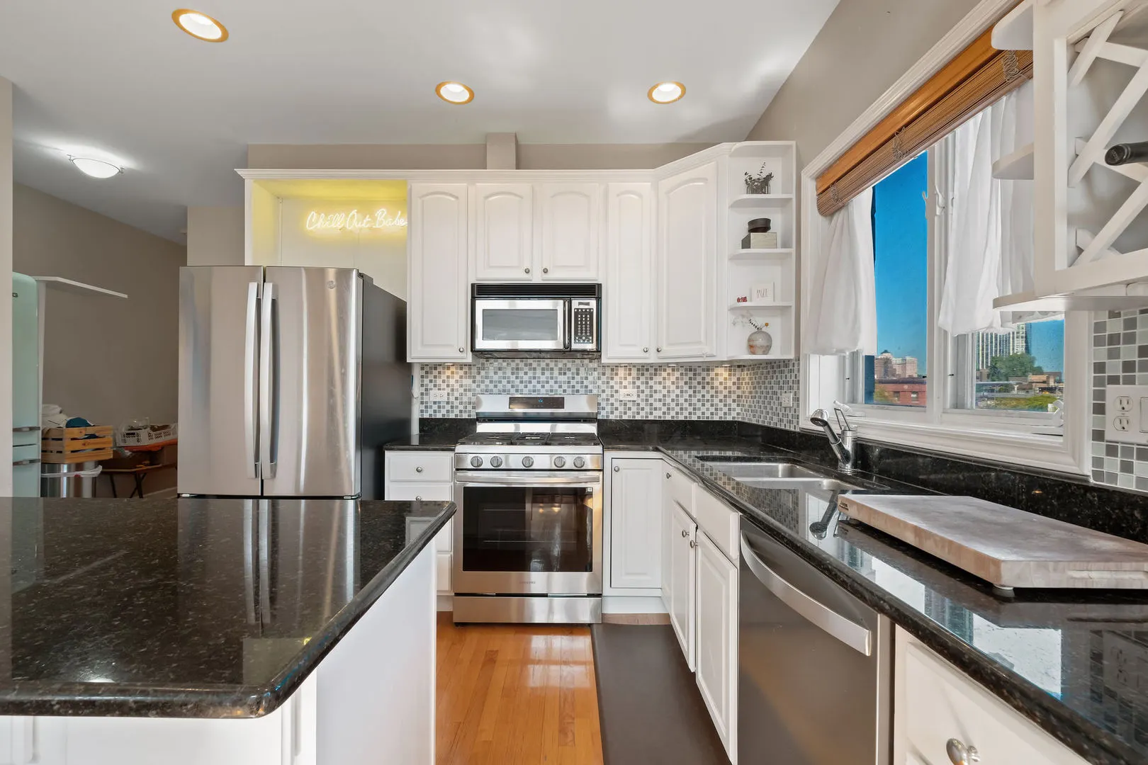 1224 W WINONA Street 3E IL