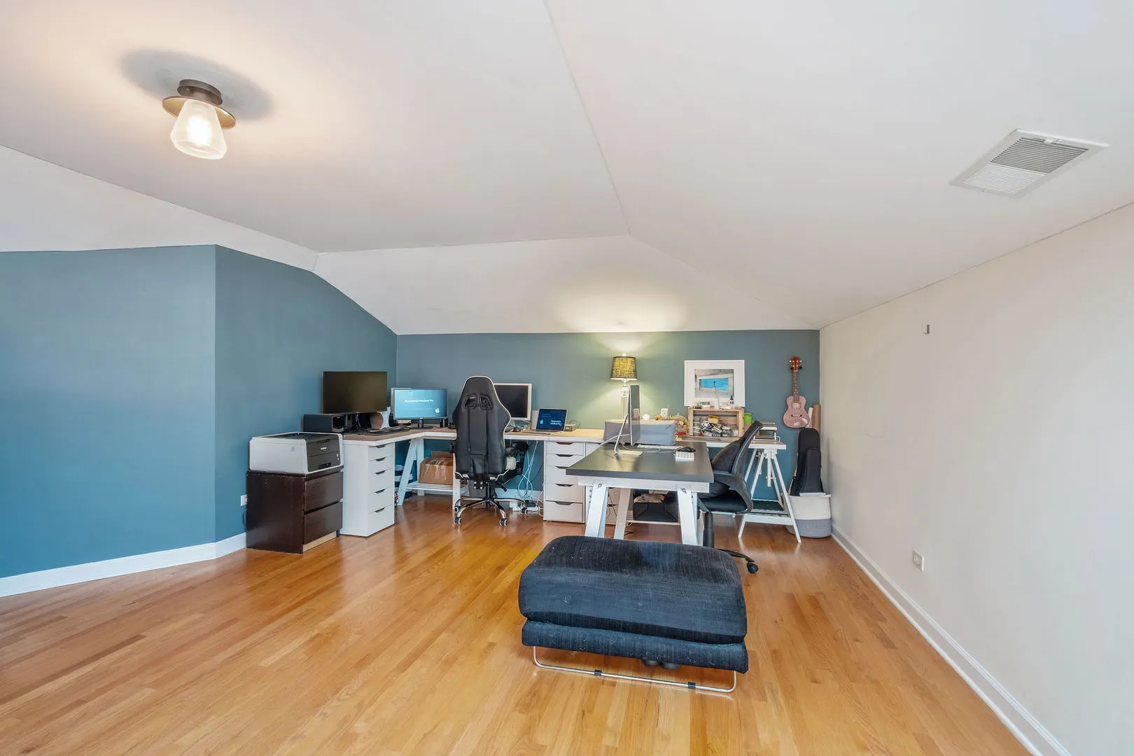 1224 W WINONA Street 3E IL