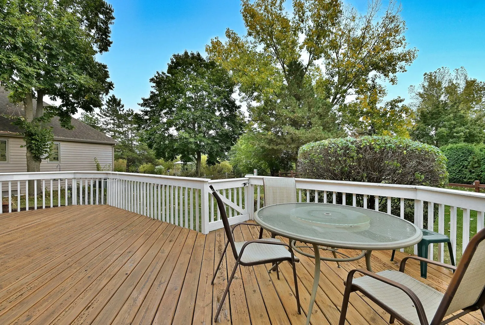 963 Lakeside Drive IL