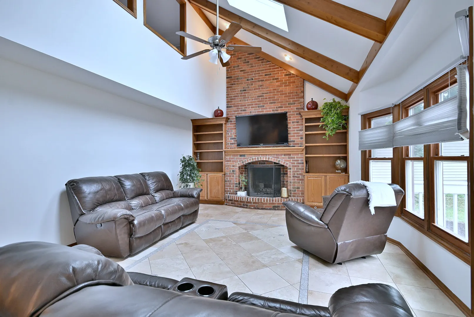 963 Lakeside Drive IL