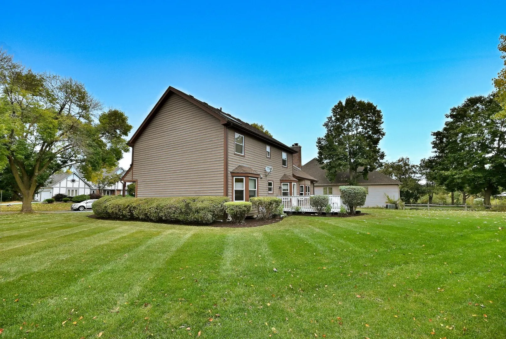 963 Lakeside Drive IL