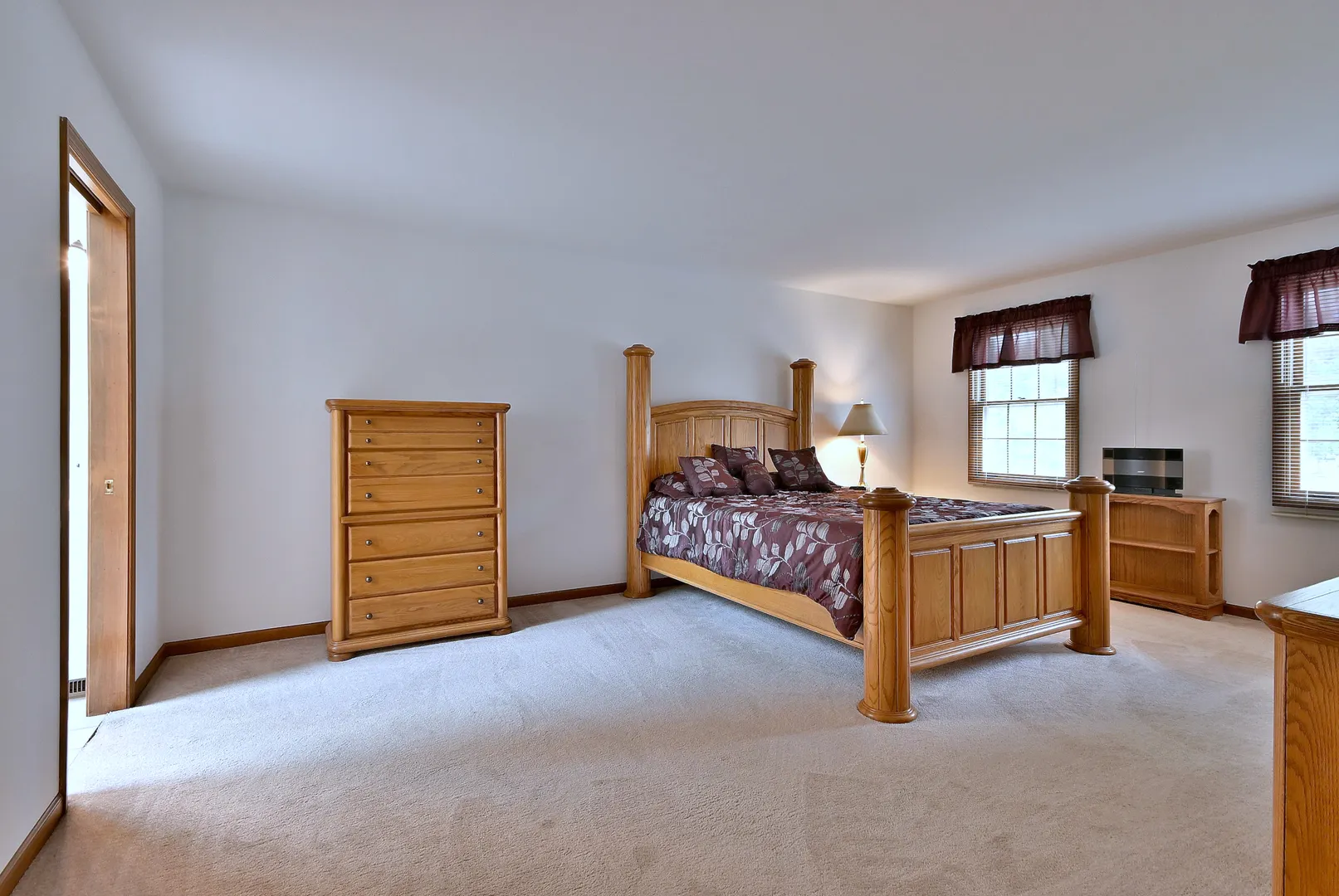 963 Lakeside Drive IL