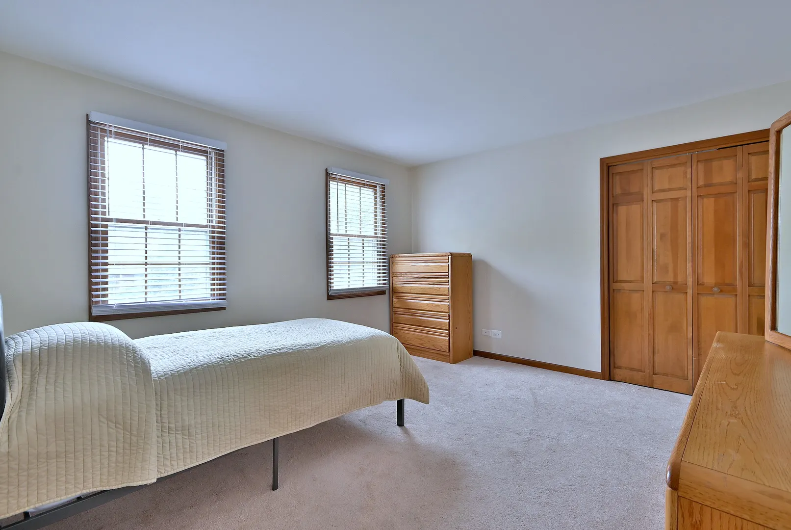 963 Lakeside Drive IL