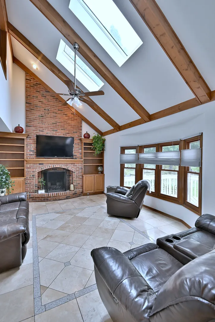 963 Lakeside Drive IL