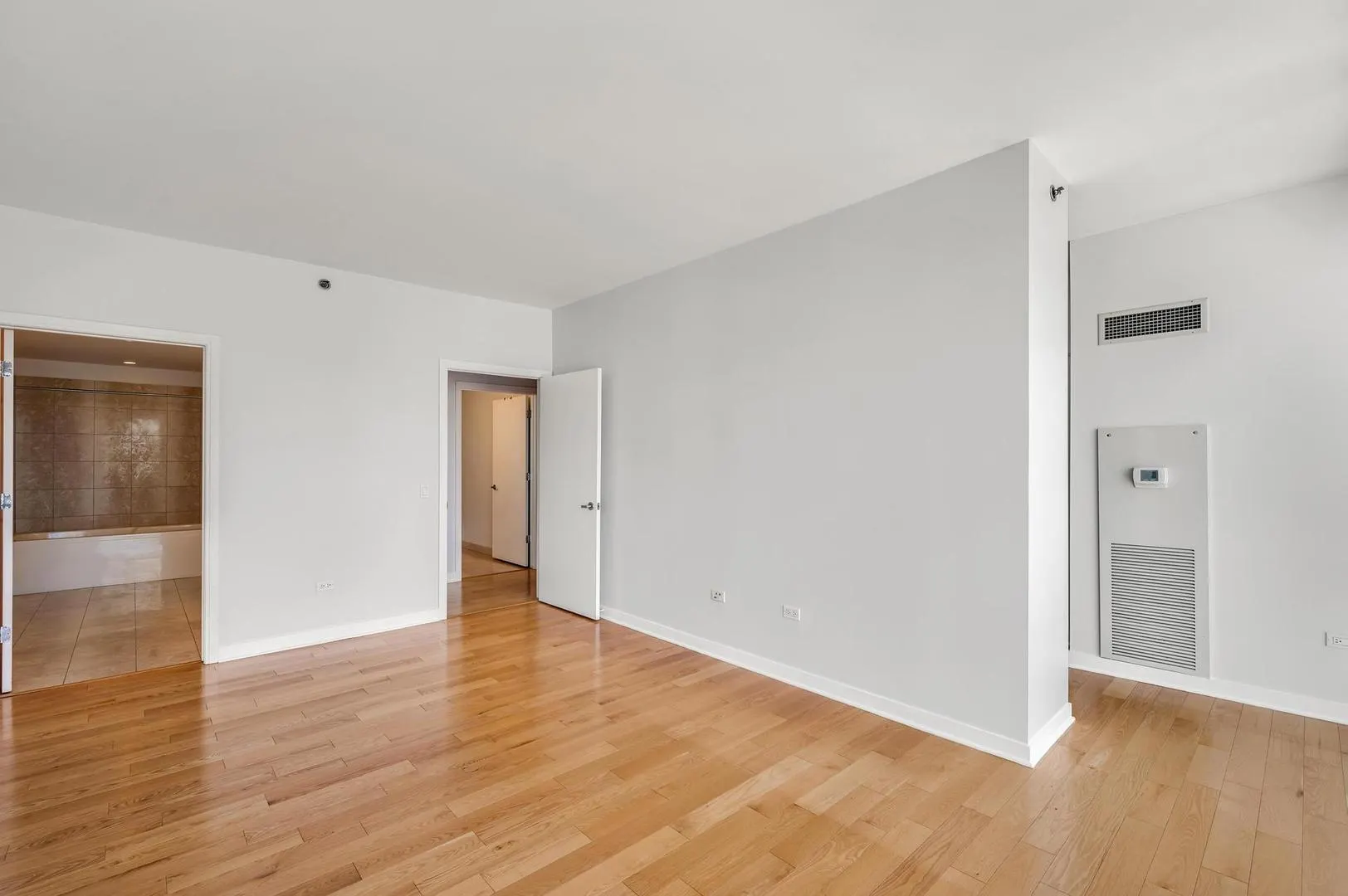 8 E Randolph Street 3108 IL