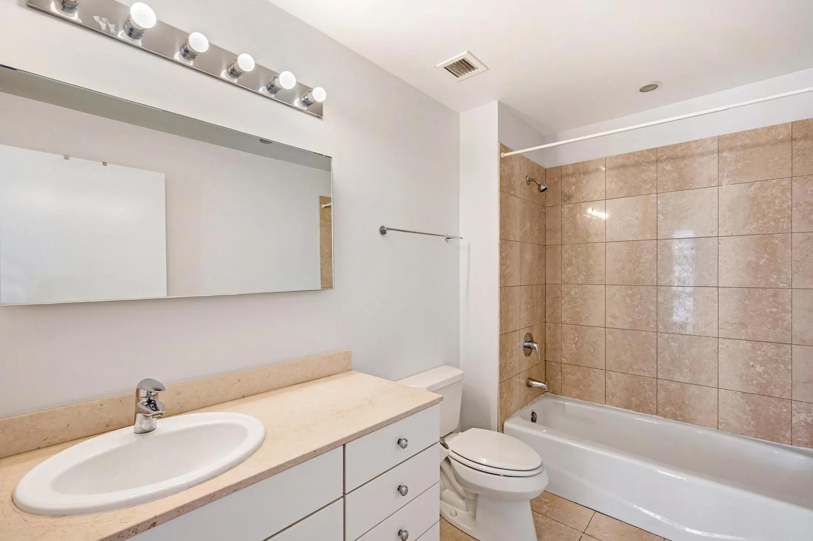 8 E Randolph Street 3108 IL