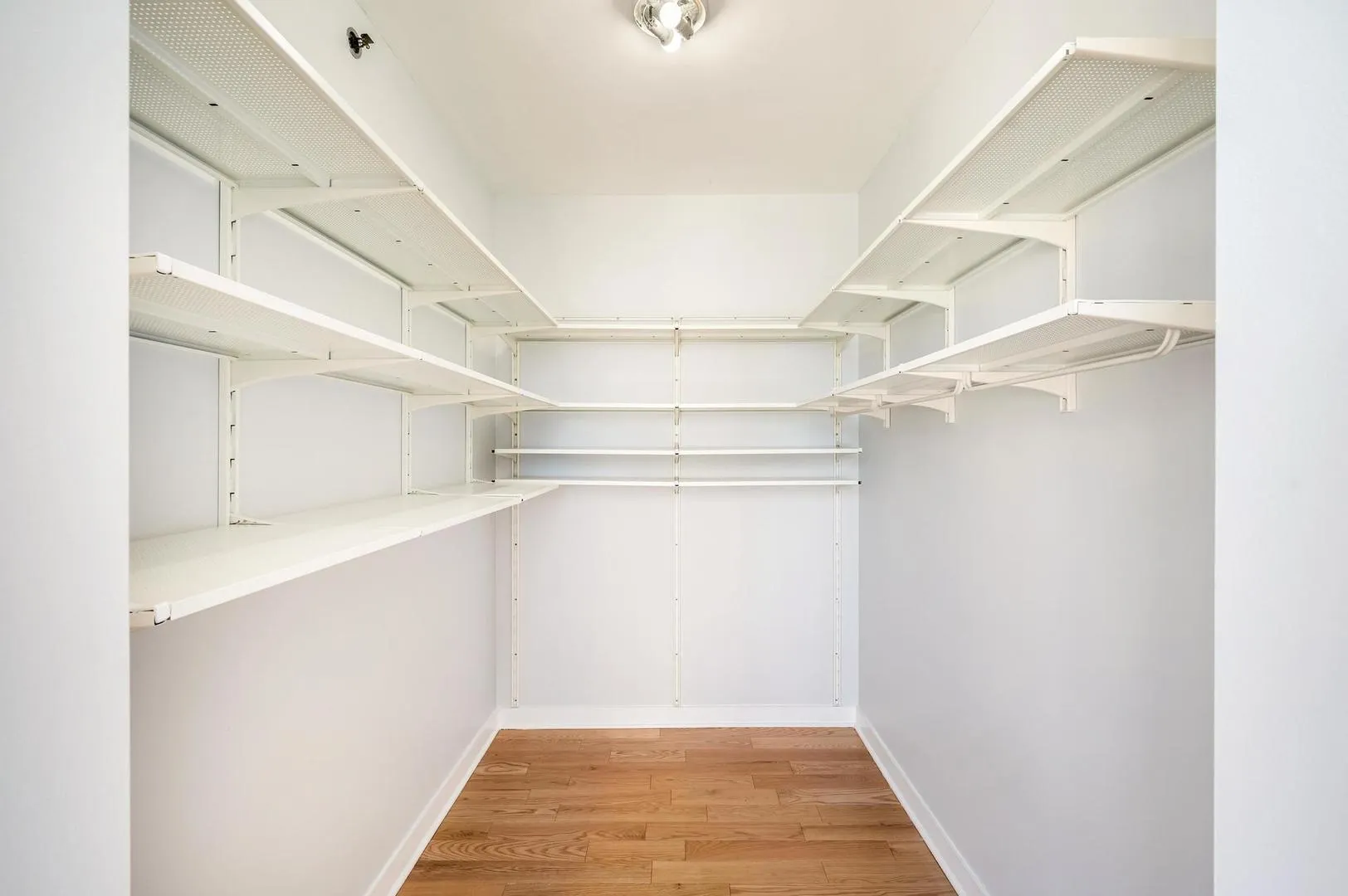 8 E Randolph Street 3108 IL