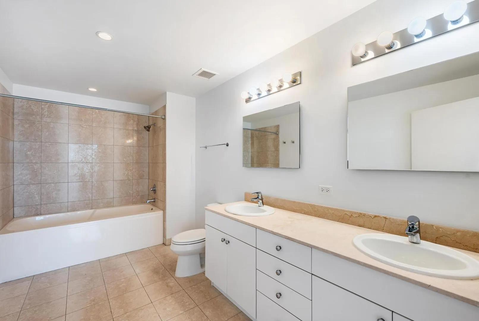8 E Randolph Street 3108 IL