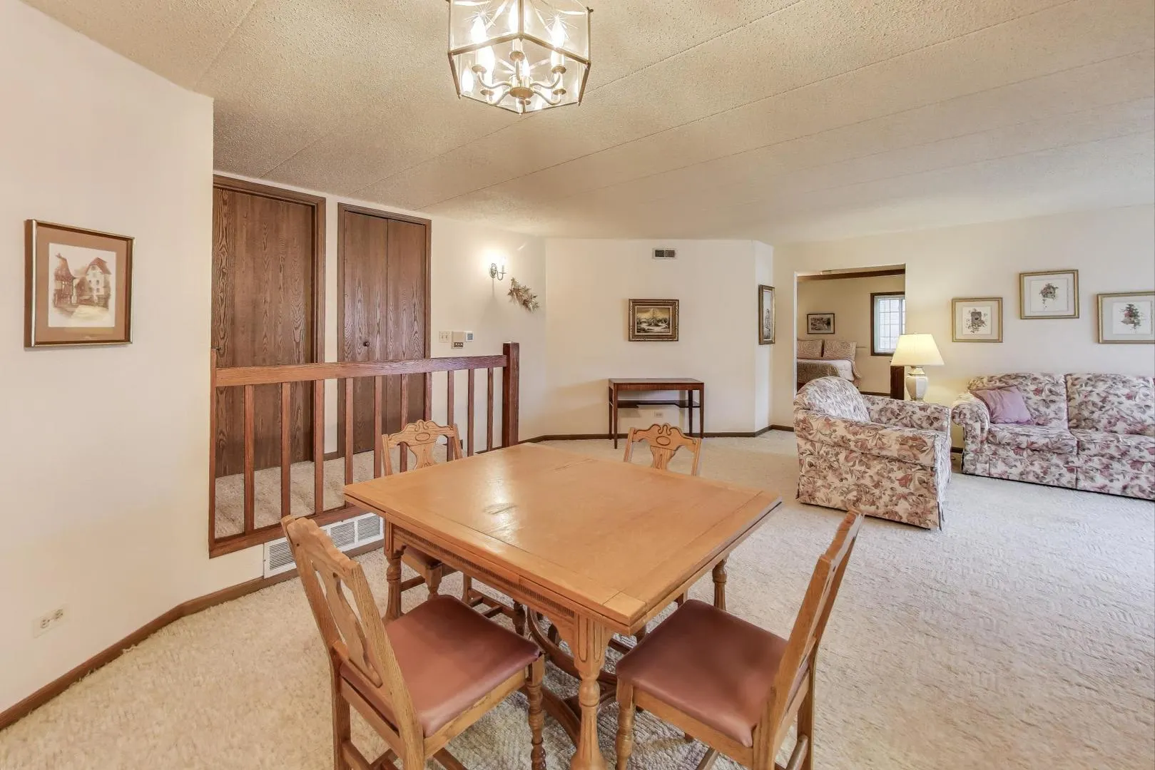 462 S President Street 202 IL