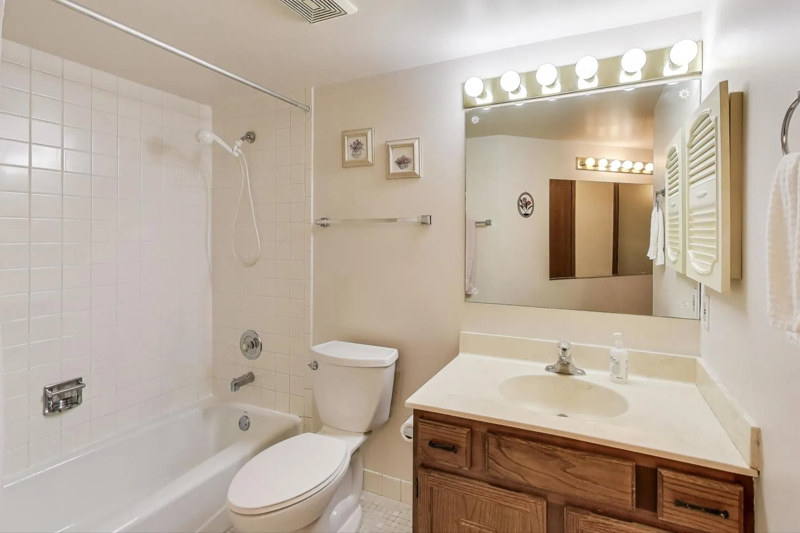 462 S President Street 202 IL