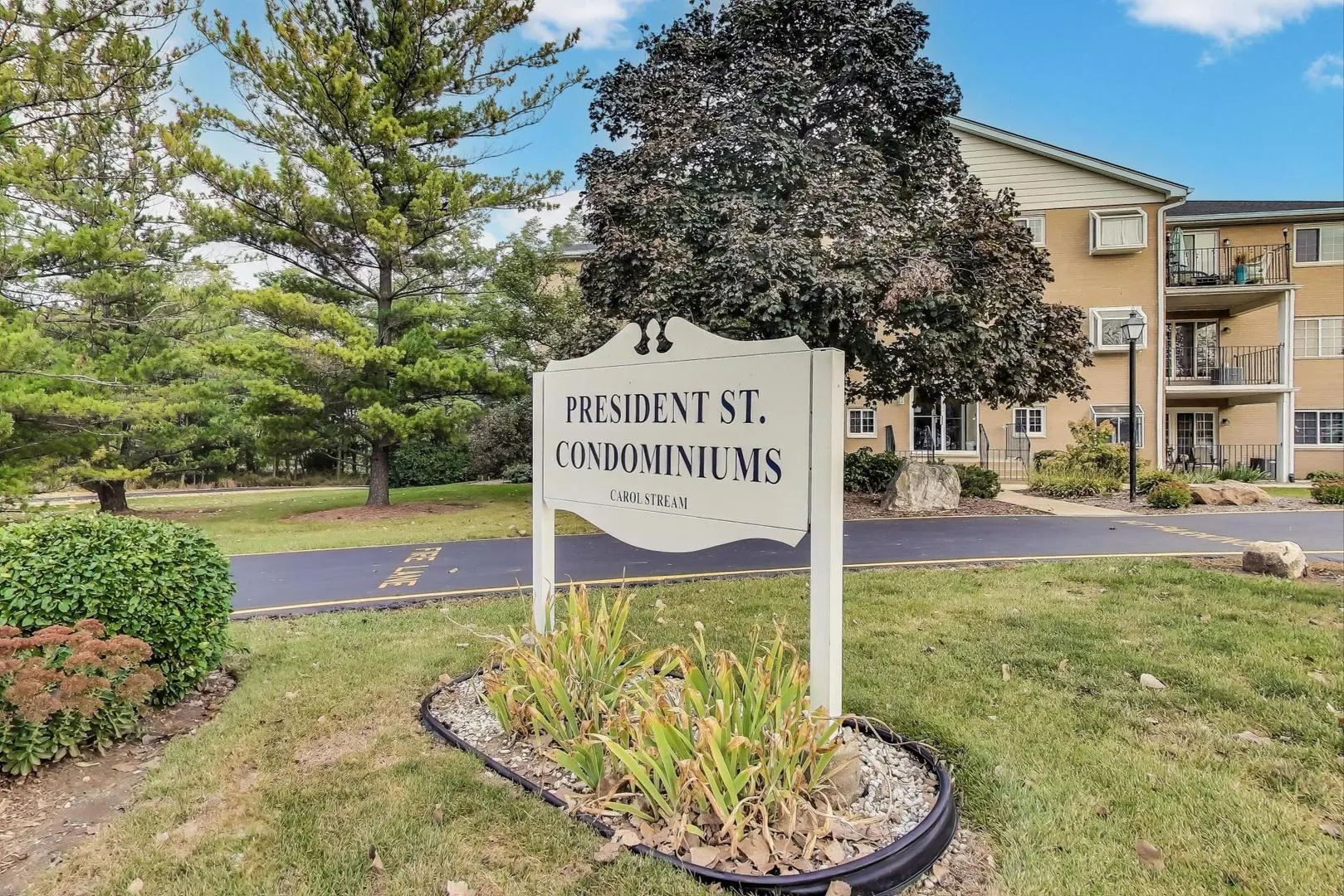 462 S President Street 202 IL
