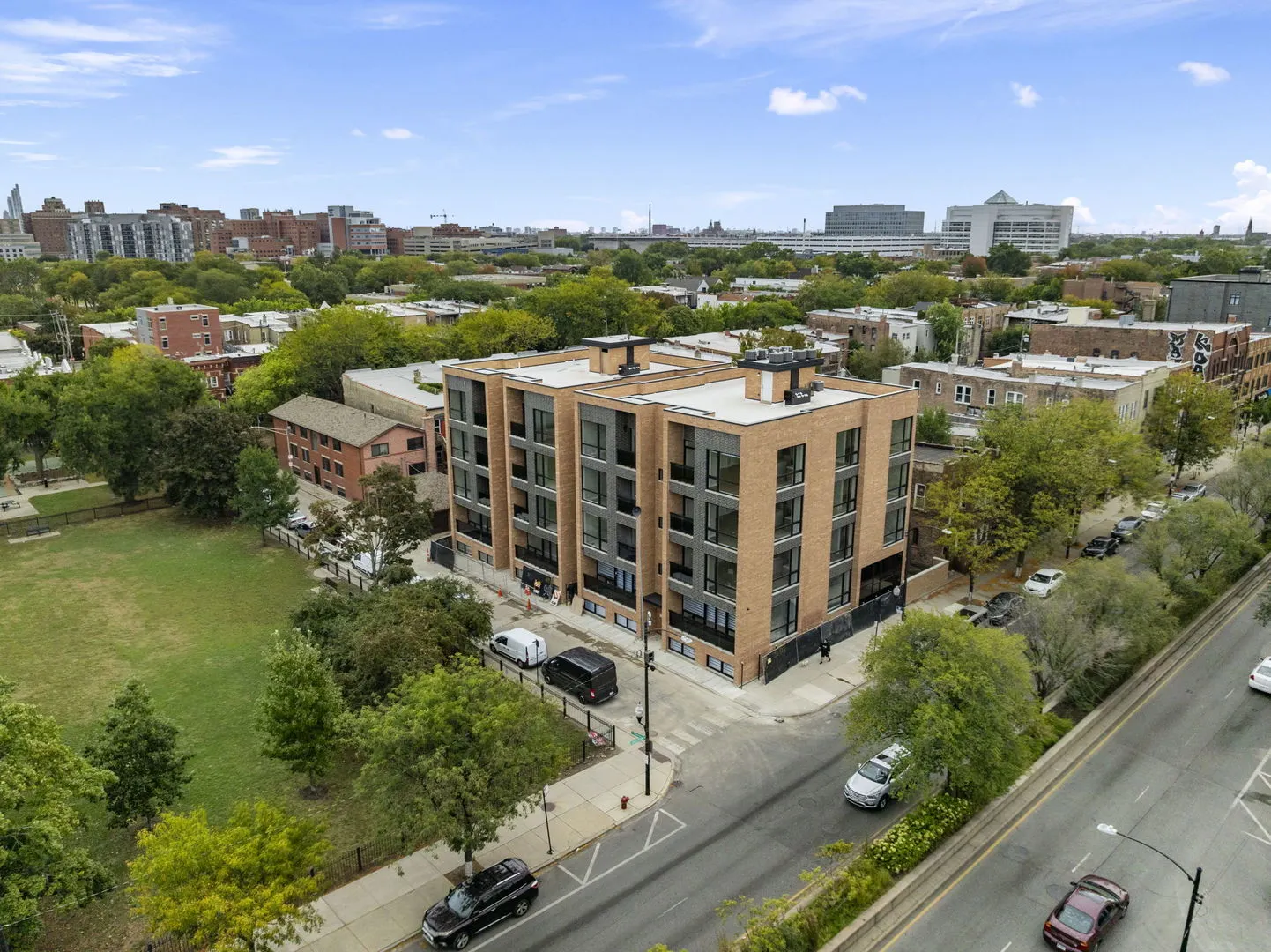2355 W Flournoy Street 401 IL