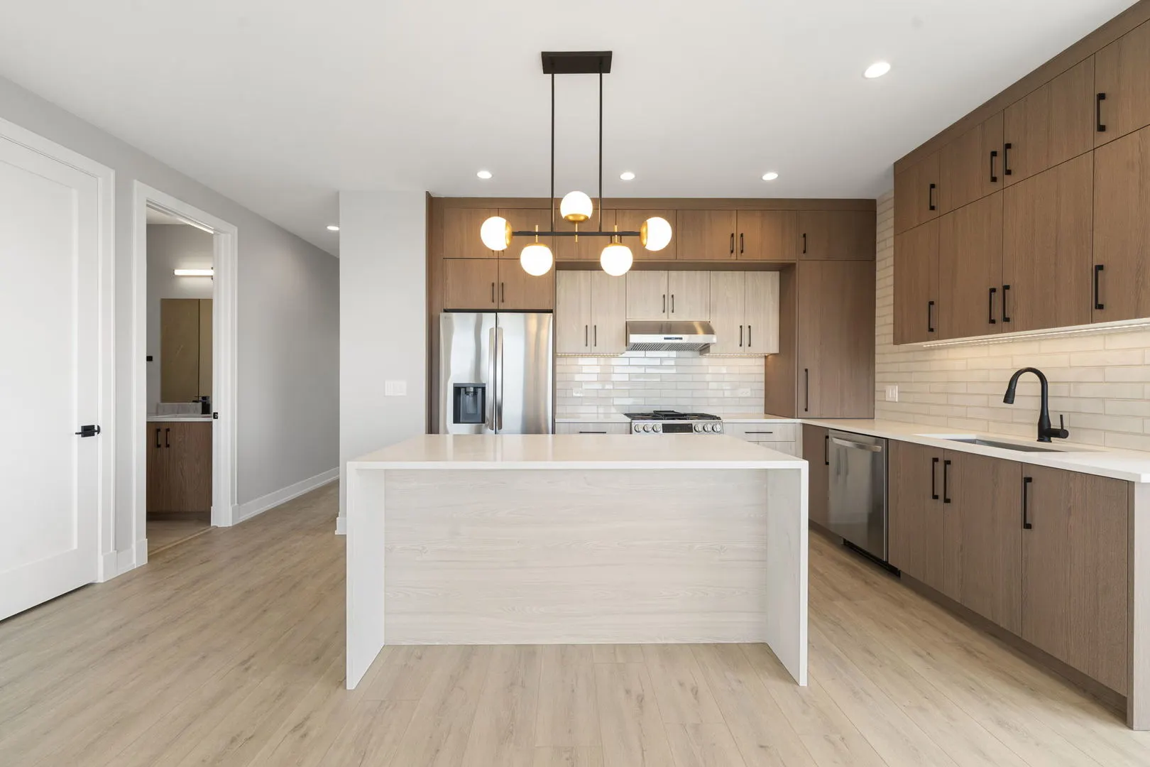 2355 W Flournoy Street 401 IL
