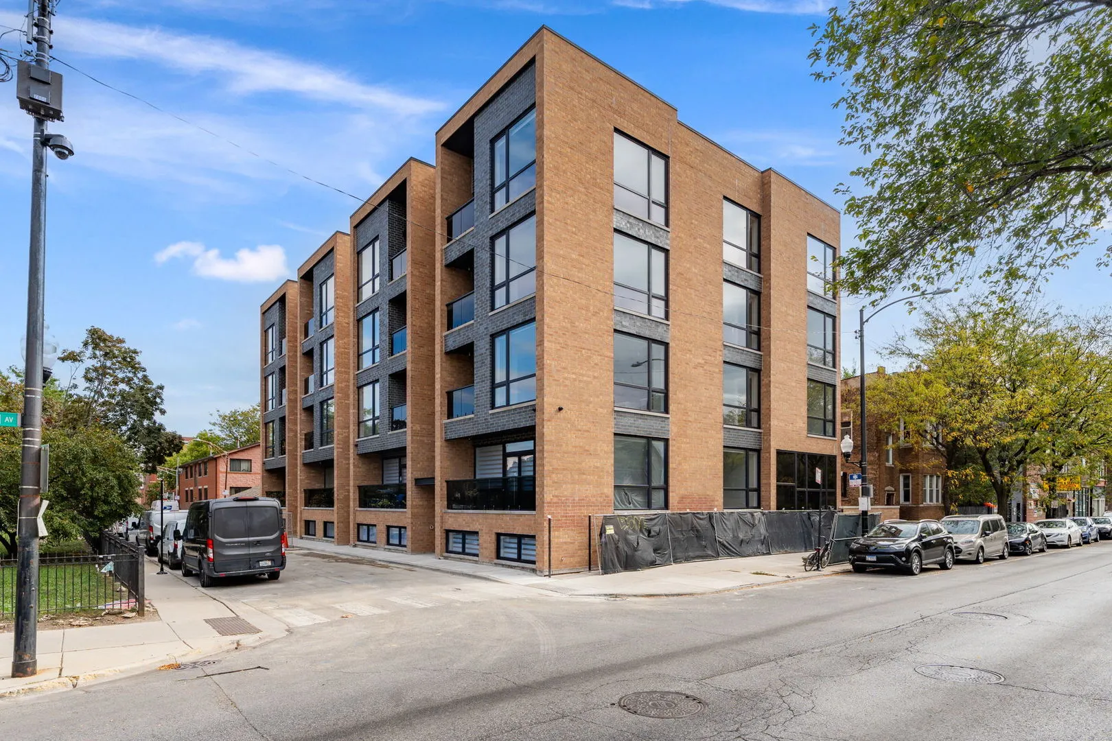2355 W Flournoy Street 401 IL