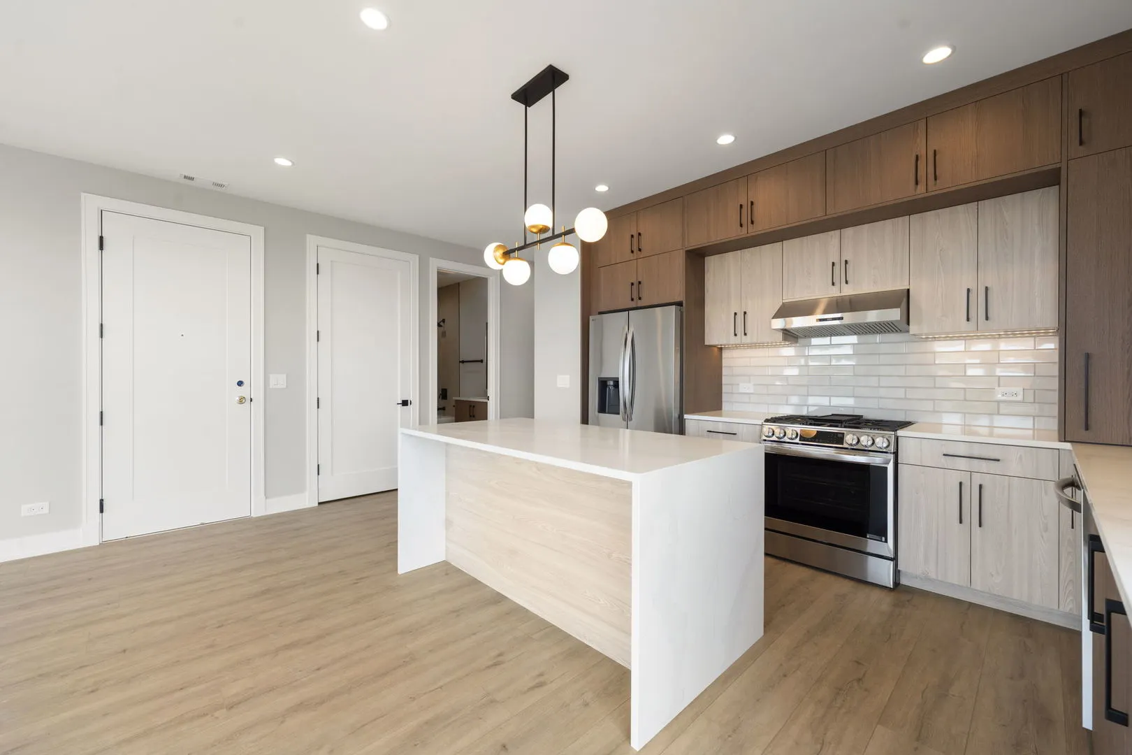 2355 W Flournoy Street 401 IL