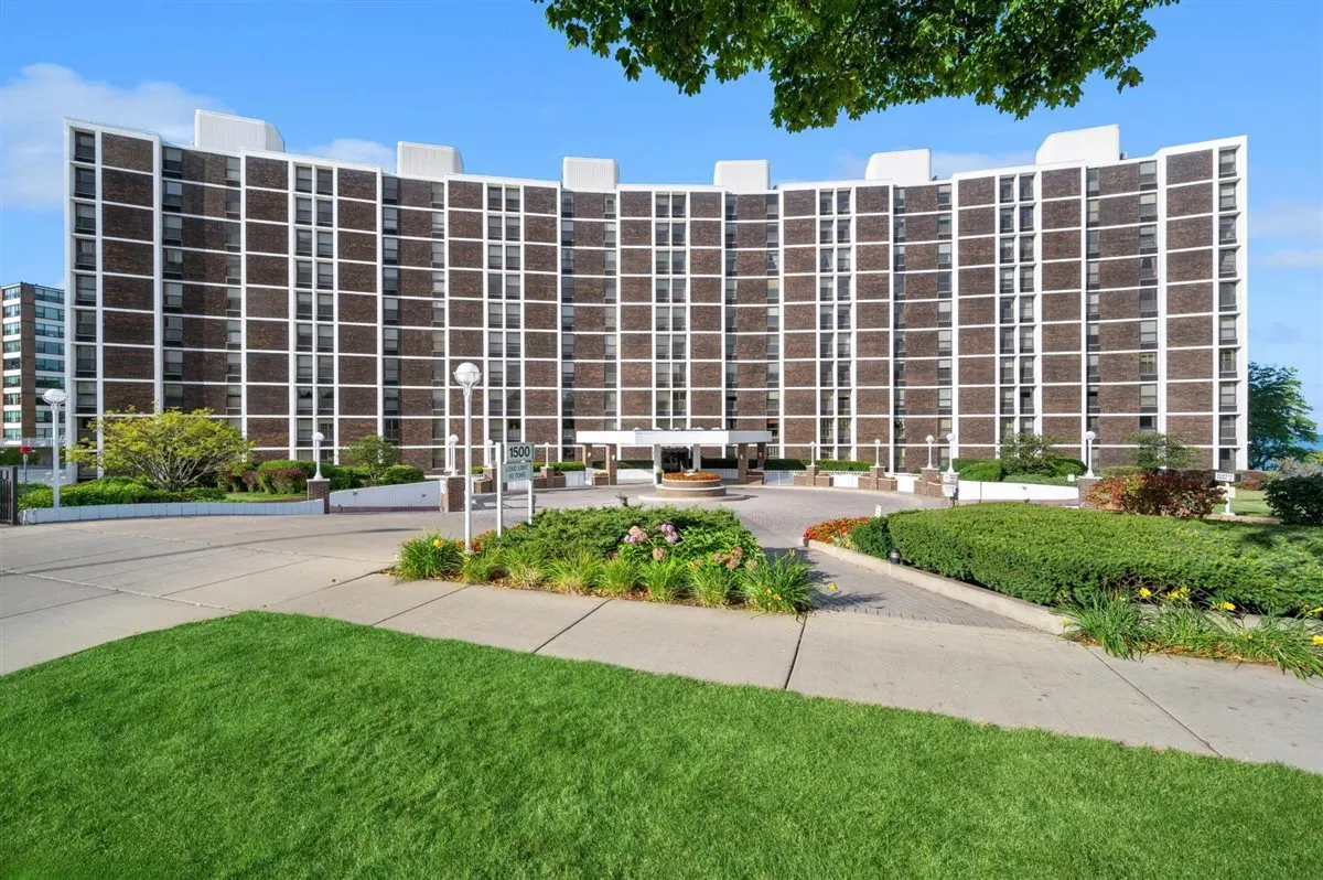 1500 Sheridan Road 4A IL