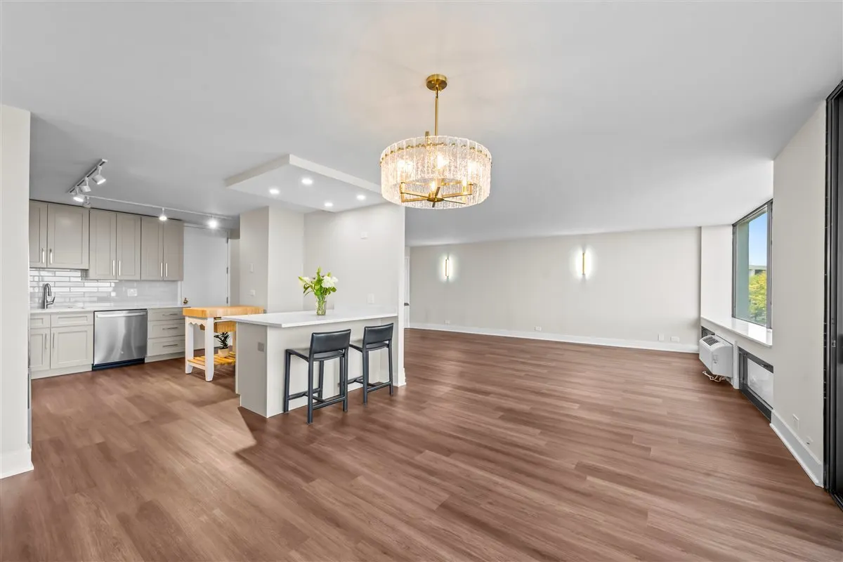 1500 Sheridan Road 4A IL