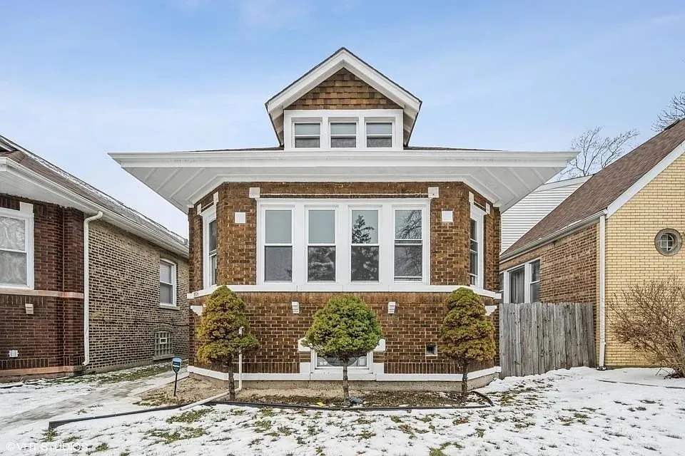 8504 S Essex Avenue IL