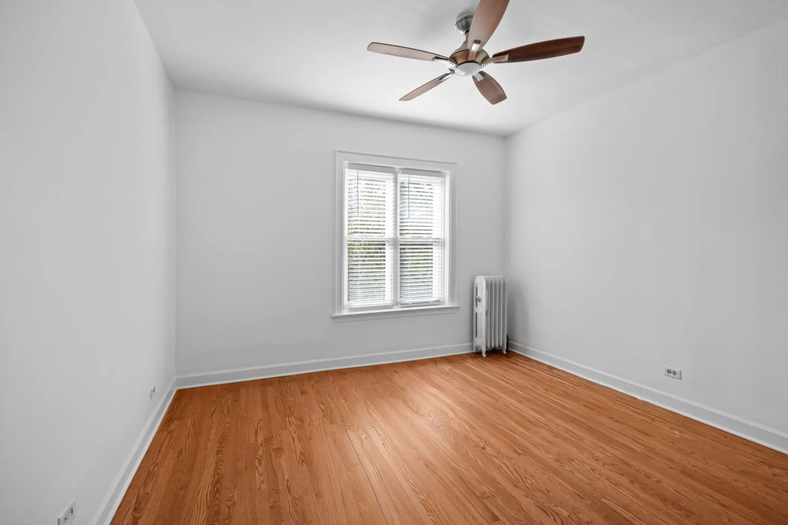 1424 E Hyde Park Boulevard 2 IL